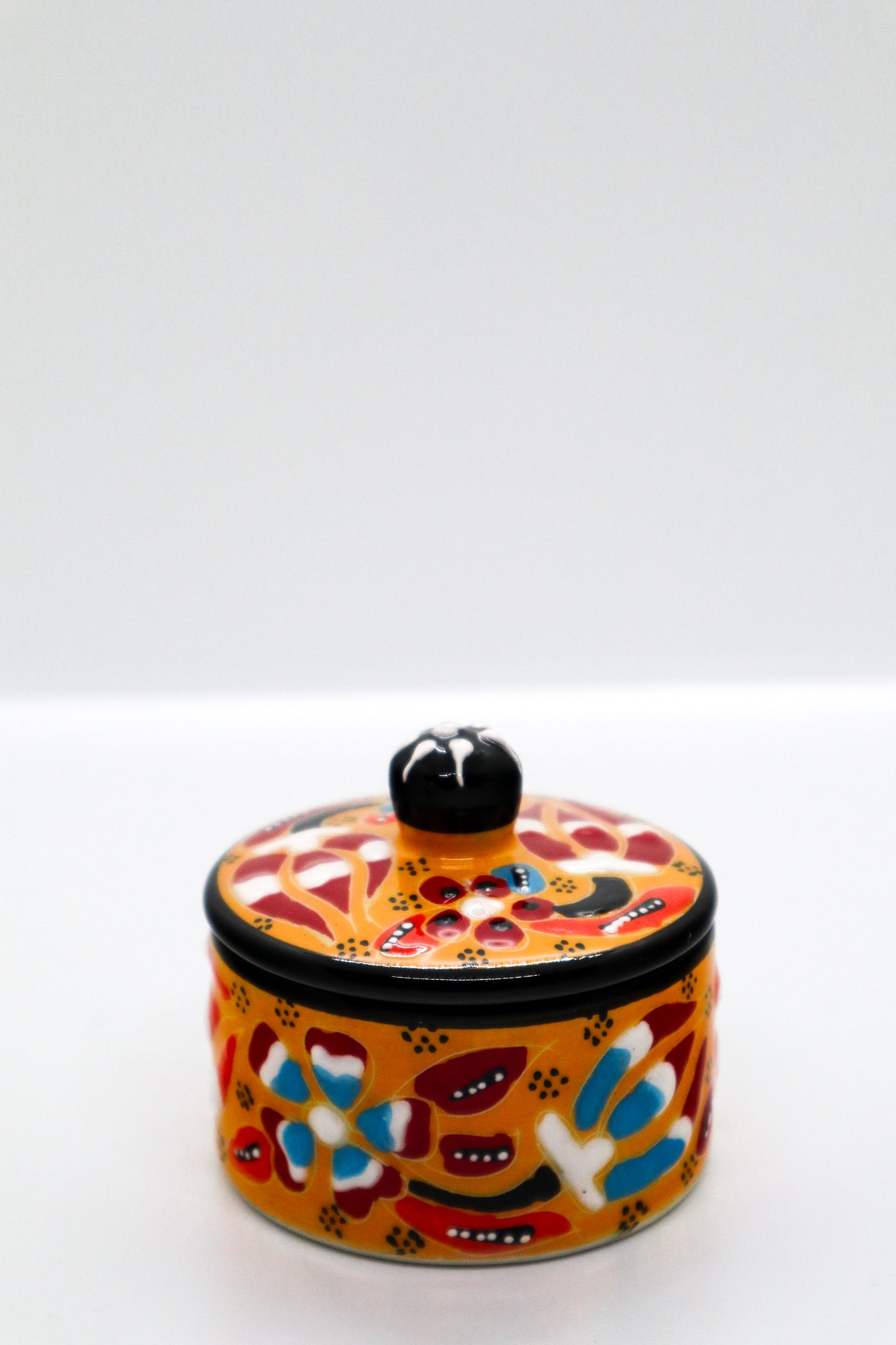 Cutie capac ceramică decorativă (kabartma)