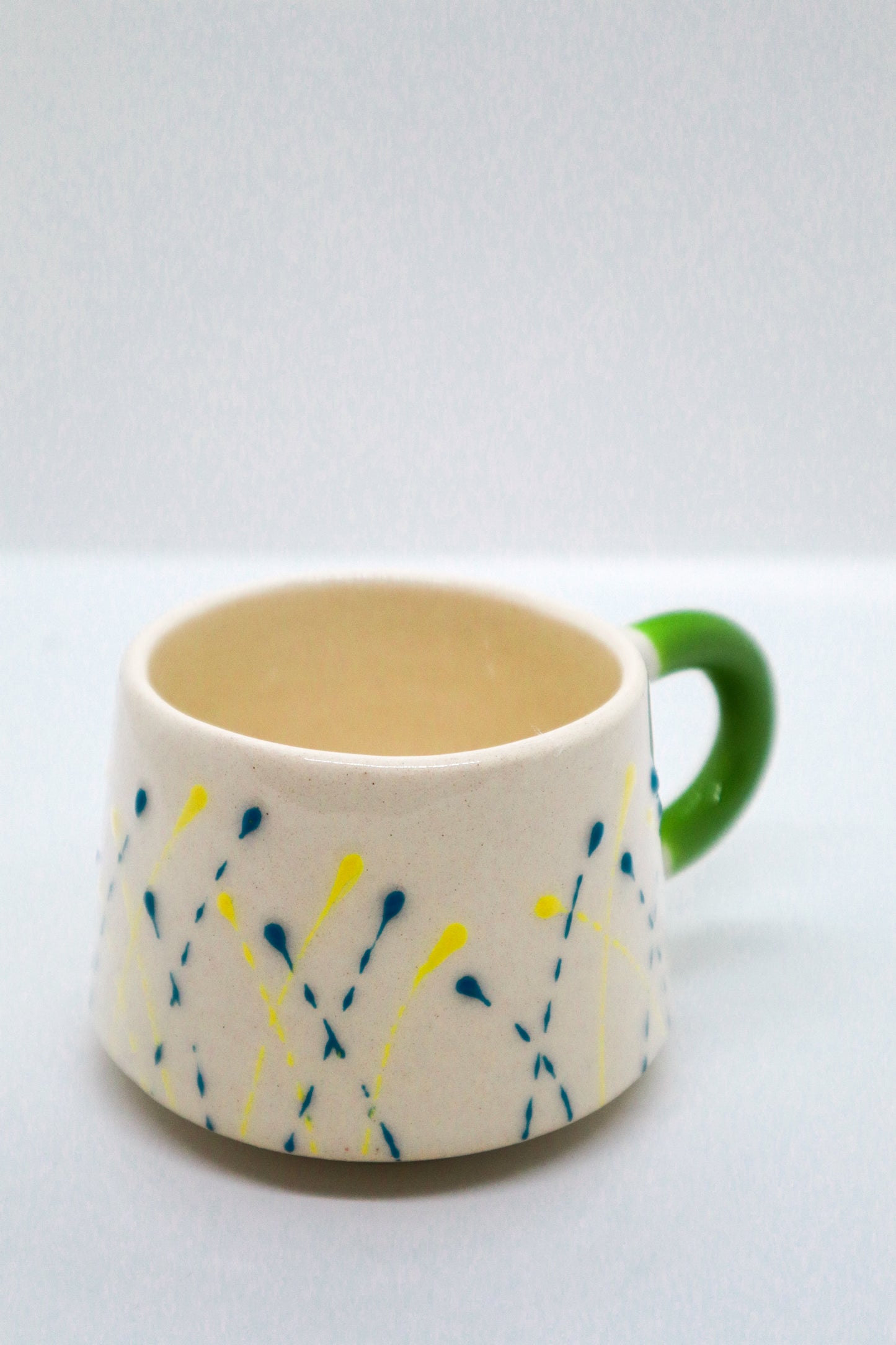 Cană colorată ceramică decorativă